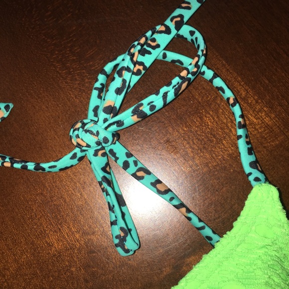 🌻 Lime Green Bikini Top - Picture 4 of 5